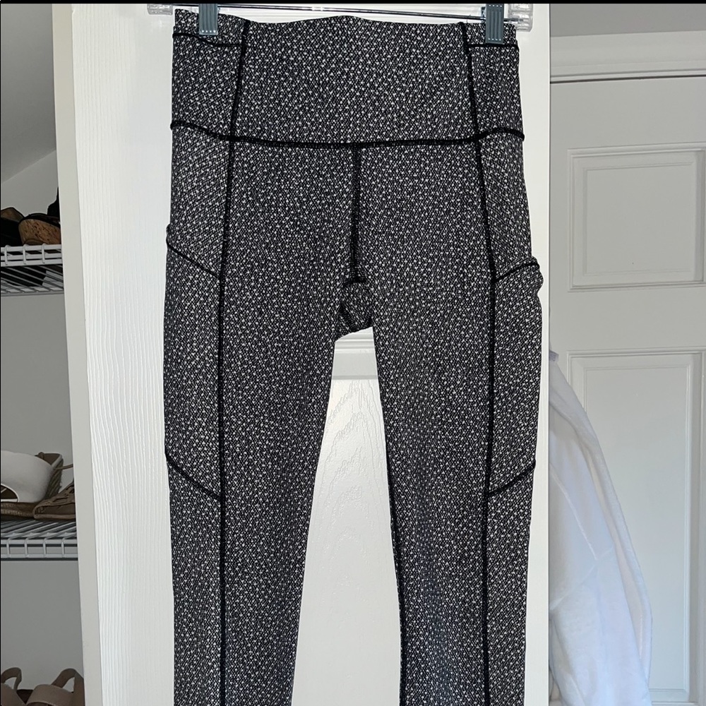 Lululemon leggings. Size 6. Perfect condition.